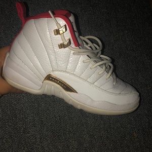 Jordan 12 FIBA kids.
